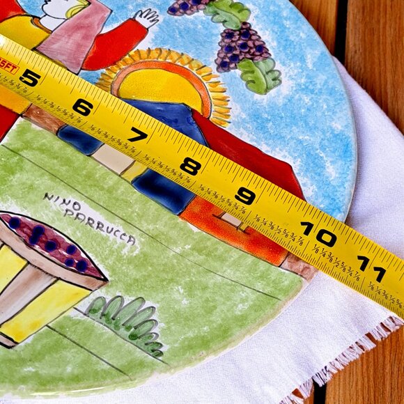 SIGNED! Nino Parrucca Wine Harvest Painted Art Studio Pottery Plate Italy 10.5" - Picture 4 of 7